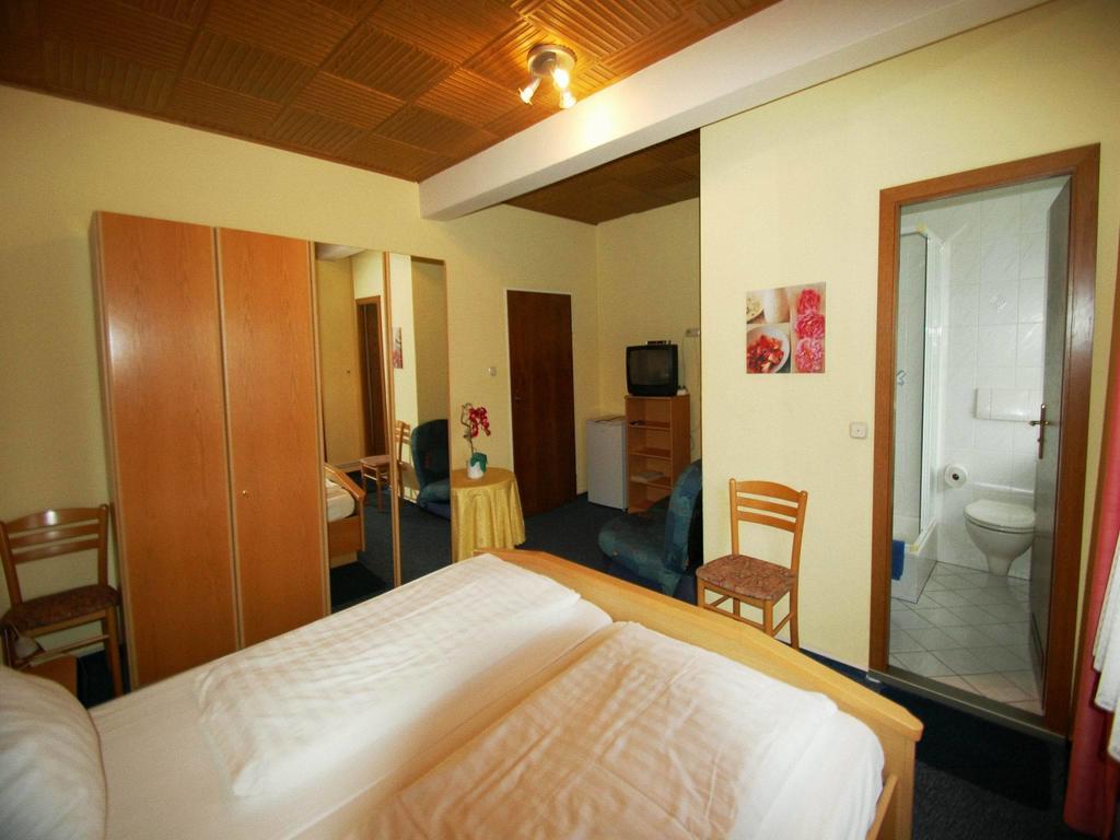 Hotel Konert Bergheim  Ngoại thất bức ảnh