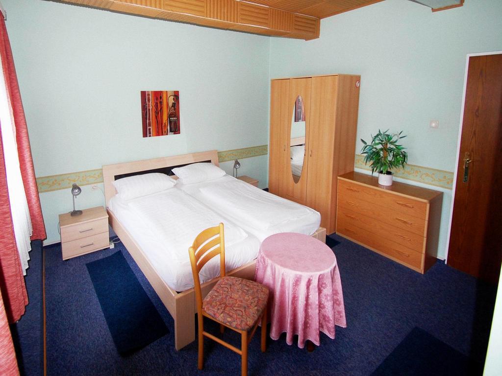 Hotel Konert Bergheim  Ngoại thất bức ảnh